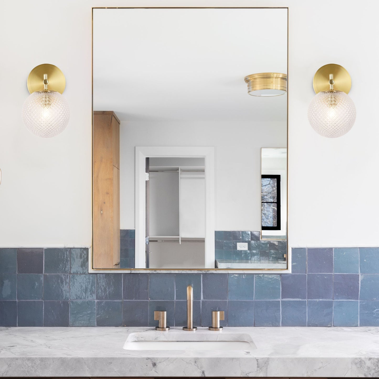 Prismatic 1-Light Wall Sconce
