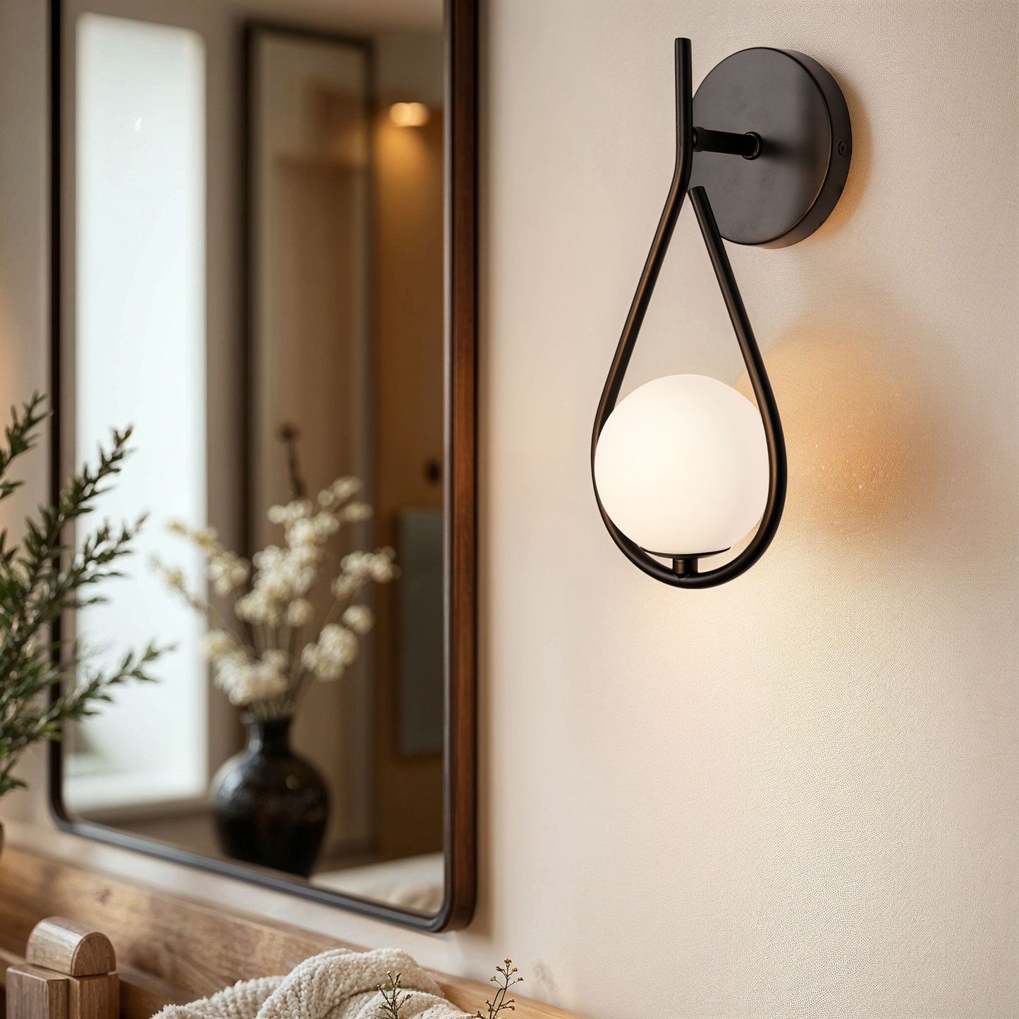 Teardrop 1-Light Wall Sconce